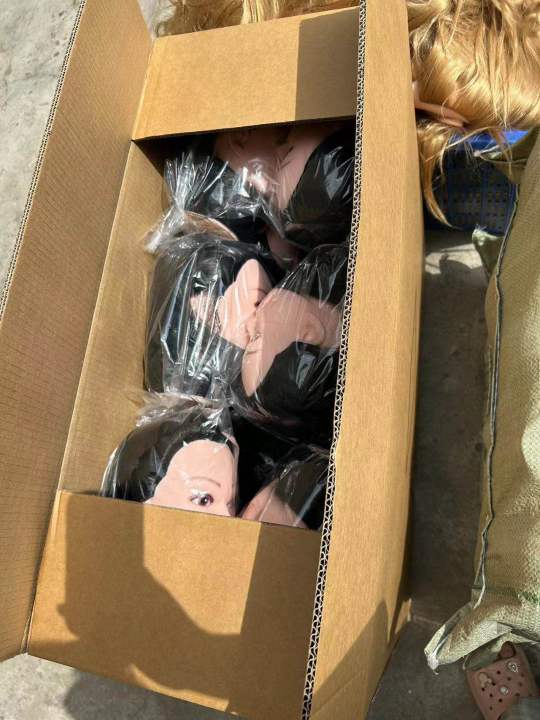 Hair%20Styling%20Dummy%20for%20Learning%20Training%20with%20Free%20Clamp/Stand%20can%20be%20attached%20on%20Table.%20(Please%20select%20color%20before%20order)%20-%20Image%205