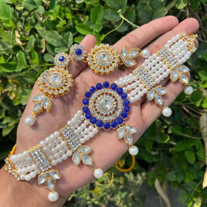 Double%20layer%20pearl%20chain%20choker%20set%20for%20women%20-%20Image%207