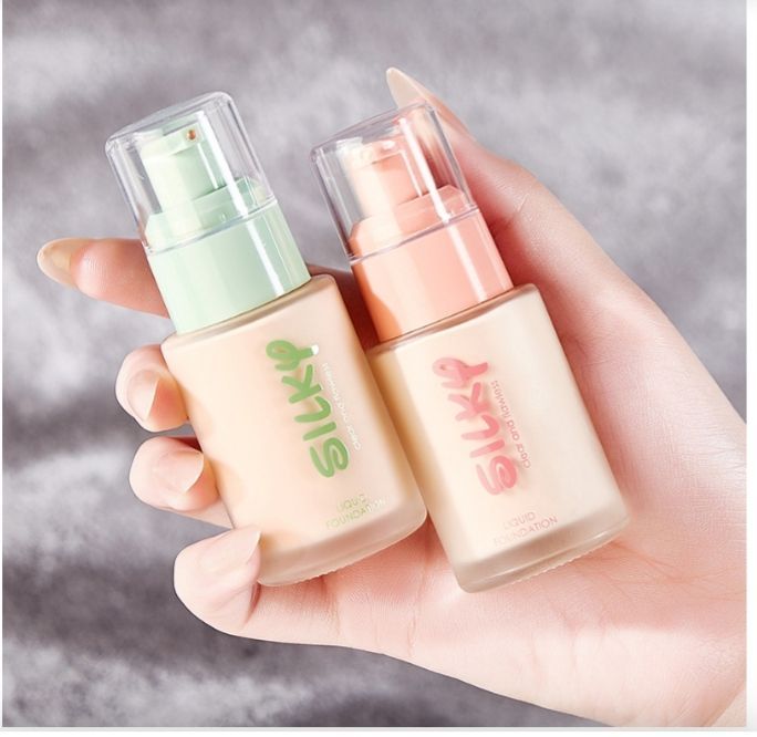 silky%20clear%20and%20flawless%20liquid%20foundation%20-%20Image%204