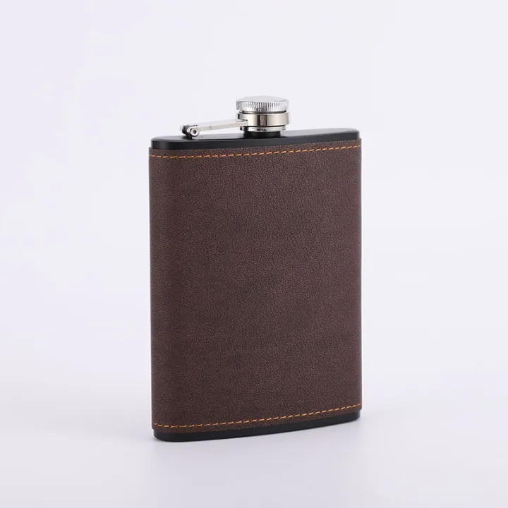 6/8oz%20Portable%20Hip%20Flask%20Brown%20Leather%20Covered%20Stainless%20Steel%20Flask%20for%20Alcohol%20Whiskey%20Flasks%20Man%20%20-%20Image%205