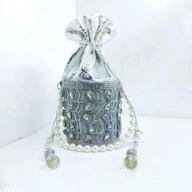 Fancy%20Potli%20for%20girls%20-%20Image%203