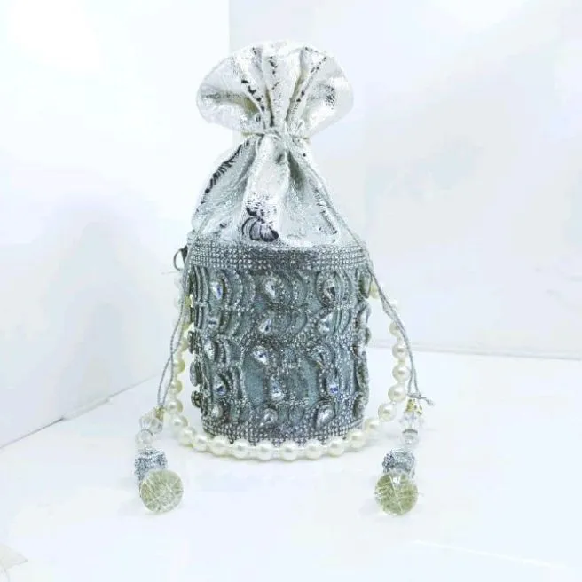 Fancy%20Potli%20for%20girls%20-%20Image%203