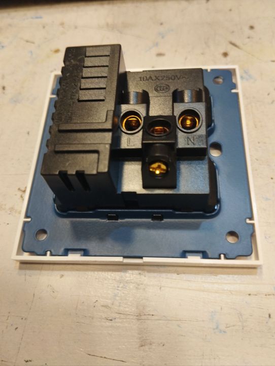 USB%20Light%20Plug%20%7C%20Switch%20Board%20%7C%20Double%20Usb%20plud%20&%20Light%20Plug%20-%20Image%206