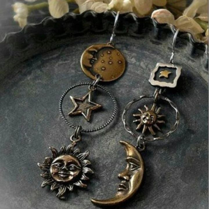 Greek Mythology Face Sun Moon Pendant Creative Design Women's Asymmetric Personality Pendant Earrings Party  Custom Jewelry