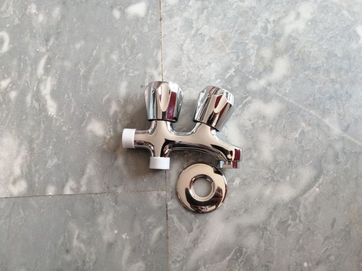 Brass%20double%20bibcock%20/%20Water%20tap%20bibcock%20for%20Bathroom%20/%20-%20Image%205