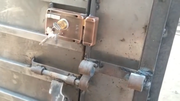 Fara Gate Lock with 5 Keys – Main Gate Lock & Door Lock | Strong Steel Lock in Black Color | Heavy Duty Gate Security Lock