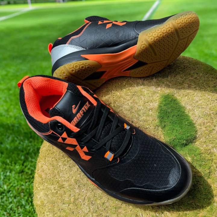 Graftex%20Non-Marking%20High-Performance%20Badminton%20Shoes%20%E2%80%93%20Grip,%20Comfort,%20&%20Durability%20-%20Image%203