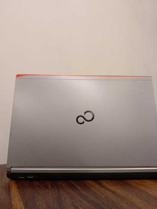 Fujitsu LIFEBOOK E754 Core-i3-4th Gen 4GB RAM 320GB HDD 15.6″ Display