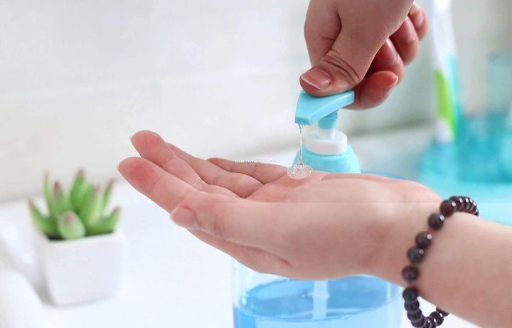Acrylic%20Soap%20&%20Shampoo%20Dispenser%20%E2%80%93%201%20Pc%20Transparent%20Purple%20Bottle%20for%20Bathroom%20or%20Kitchen%20Use%20-%20Image%203