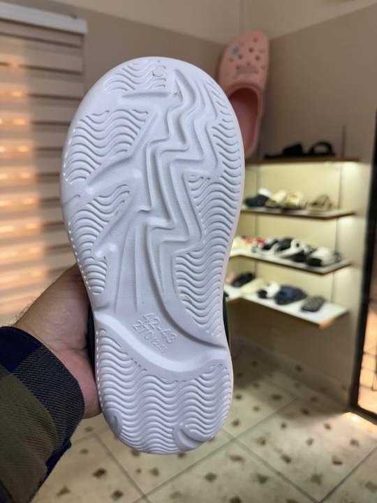 Premium%20EVA%20Clogs%20Slides%20for%20Men%20And%20Women%20%20%E2%80%93%20Soft%20Cushion,%20Anti-Slip%20Two-Part%20Sole%20%7C%20Lightweight%20&%20Quick-Dry%20-%20Image%207