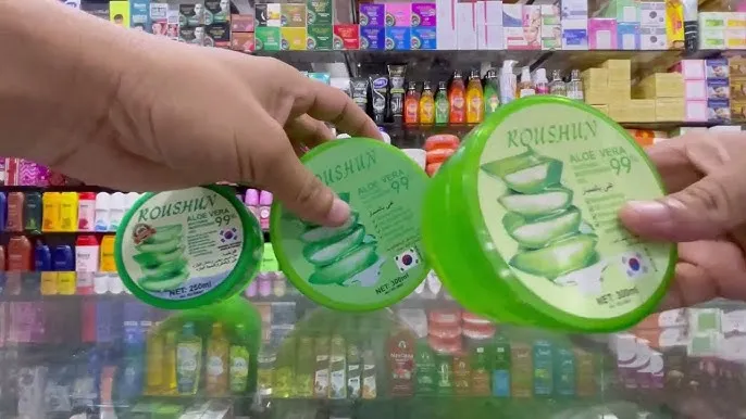 Roushun%20Aloe%20Vera%20Soothing%20Moisturizing%20Gel%2099%25%20300ml%20-%20Image%203