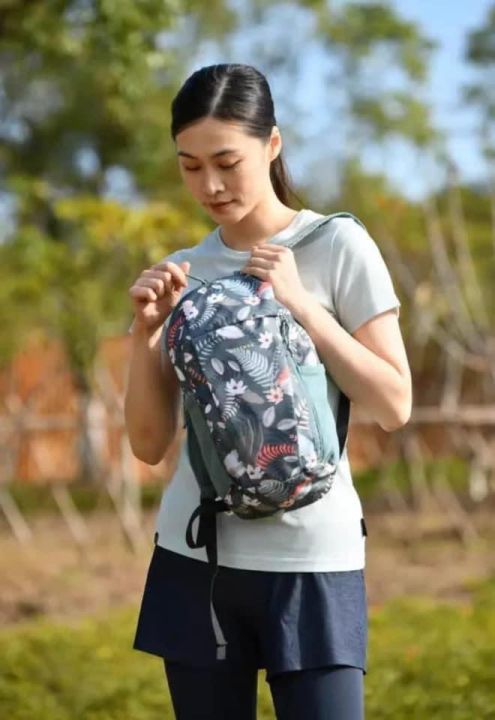 Decathlon%20Quechua%2010%20L%20Minimalist%20/%20Hiking%20Backpack%20*Best%20seller%20Light%20Weight%20*Singapore%20Brand%20-%20Image%207