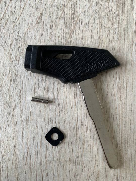 Yamaha%20R15%20motorcycle%20key%20Yamaha%20R15%20car%20key%20with%20safety%20magnet%20-%20Image%202