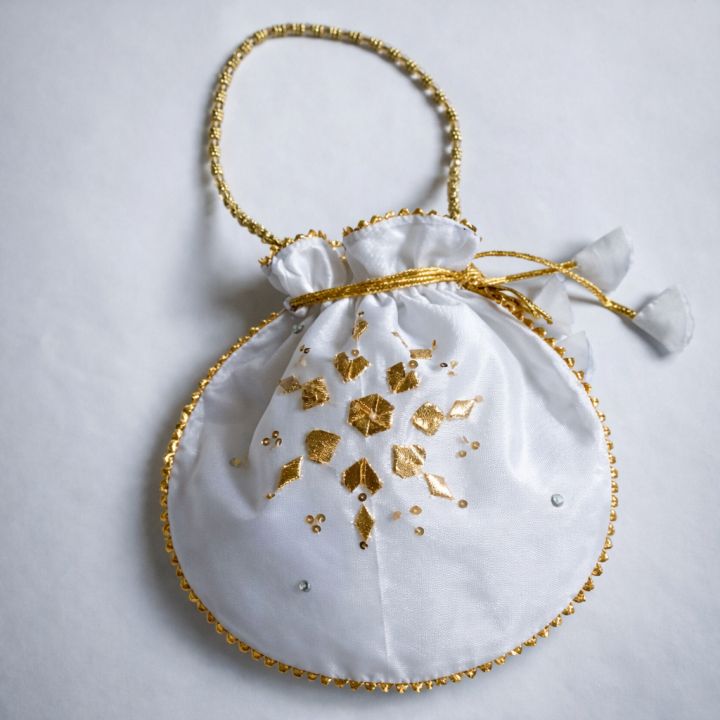 Fancy%20embroidered%20clutch/potli%20bag%20for%20wedding%20parties%20designer%20traditional%20potli%20gol%20bag%20with%20Handmade%20Gota%20work%20-%20Image%208