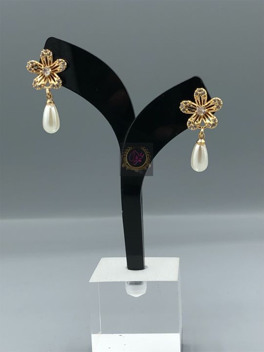 Pearl one Karat  earrings