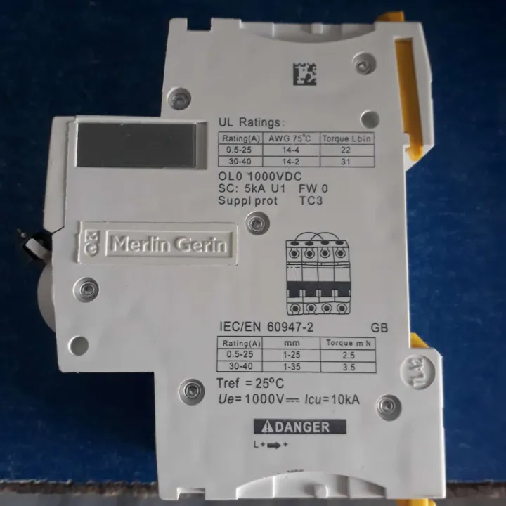 schneider%20dc%20breaker%2063amp%202%20pole%20-%20Image%203