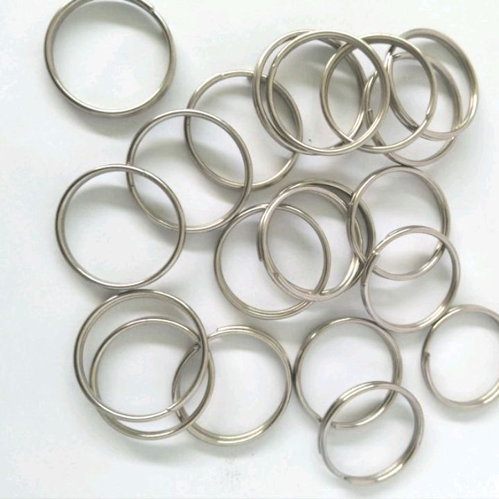 50%20pcs%20Stainless%20Steel%20Metal%20Keyring%20Keychain%20%E2%80%93%20Anti-Rust%20Key%20Holder,%20Pendant%20Key%20Rings%20-%20Image%205