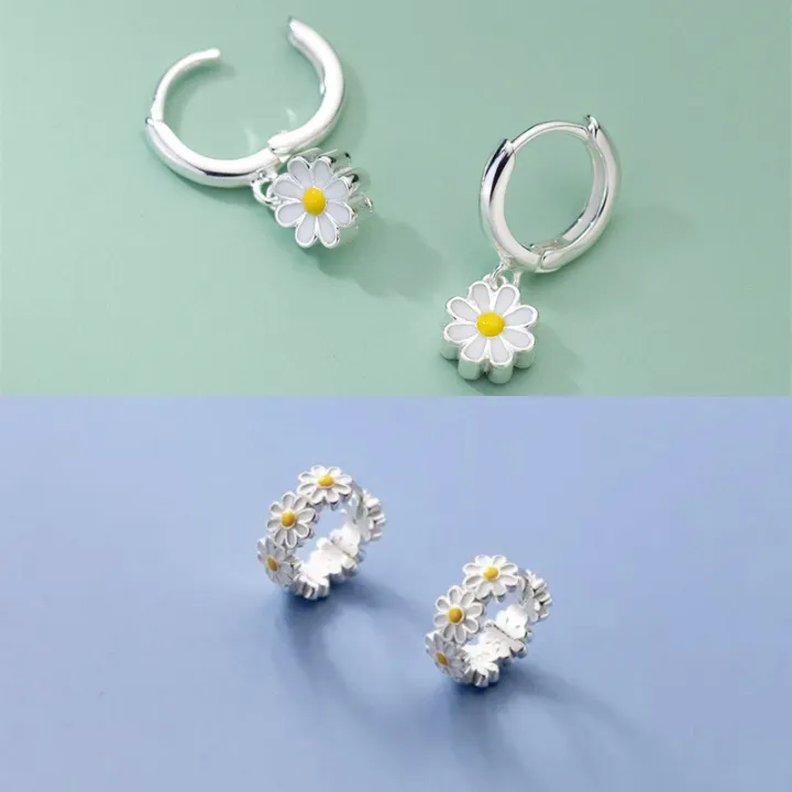 Sweet%20Daisy%20Flower%20Hoop%20Earrings%20For%20Women%202023%20New%20Fashion%20Round%20Earrings%20For%20Wedding%20Party%20Korean%20Temperament%20Ear%20Jewelry%20K0%20-%20Image%207