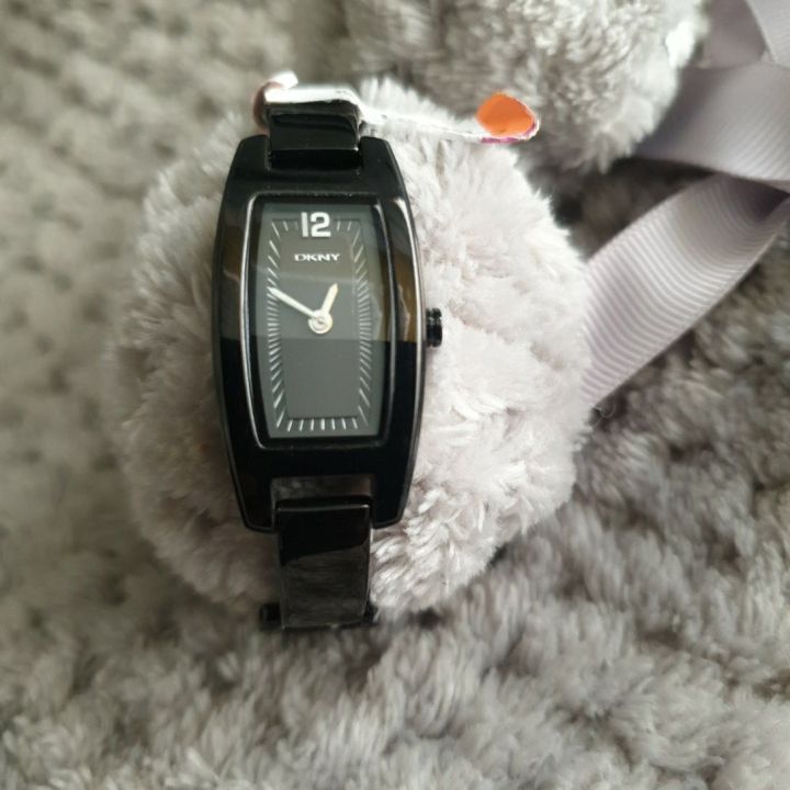 (L). DKNY Ladies Stainless Steel Bracelet Black Watch NY3849. 5 ATM/50 Meters CE Women watch ( excellent condition)