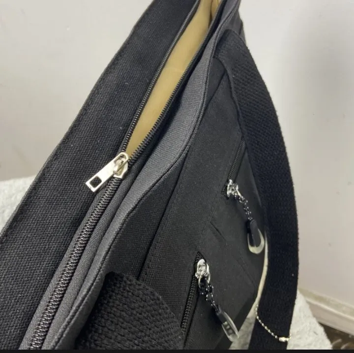 canvas%20fabric%20bags%20for%20school%20college%20university%20office%20and%20out%20door%20activities%20-%20Image%203