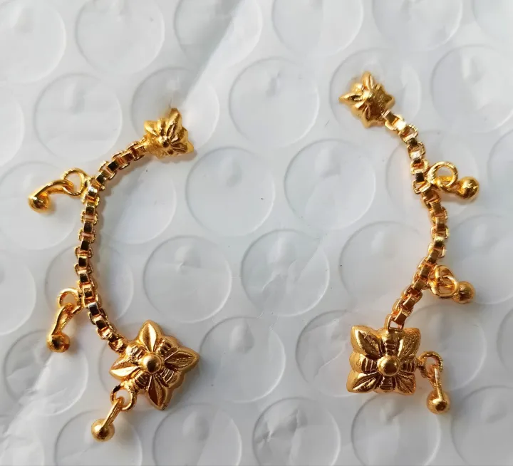 Trendy%20Gold-Plated%20Chain%20Tops%20for%20Ladies%20&%20Girls%20%E2%80%93%20Stylish%20Floral%20Design%20Earrings%20(Multiple%20Variations)%20-%20Image%205