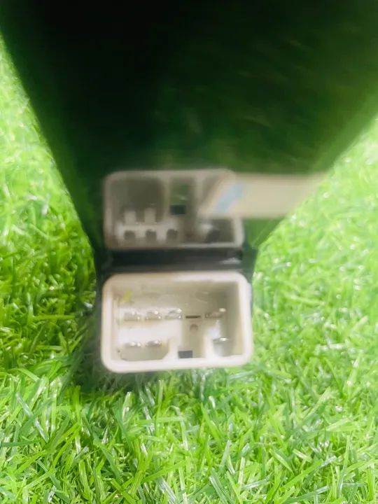 Alto%20power%20window%20switch%20(Black)%20-%20Image%204