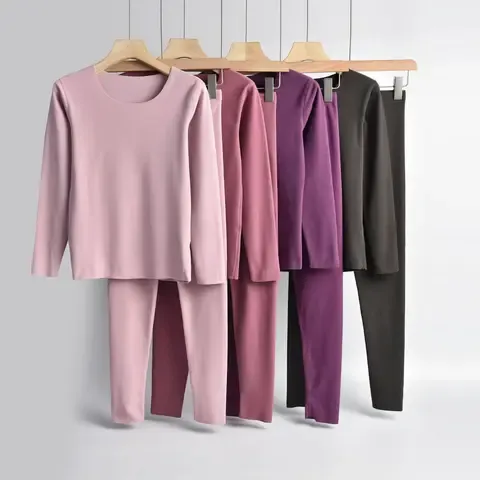 Seamless%20Thermal%20Set%20For%20Women%20-%20Image%202