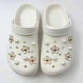 18PCS Fashion Shoe Charms Set Accessories Hole Shoe Buckle Summer Daisy Pearl White Flower DIY Shoes Decorations.