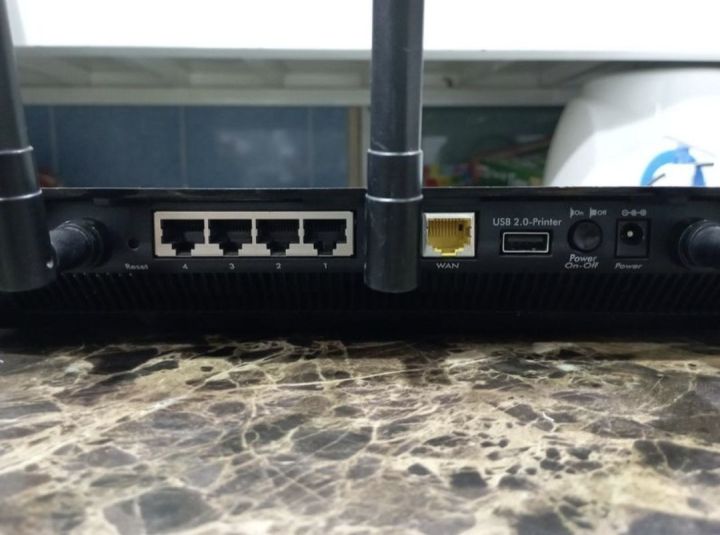 Netgear%20R6400%20-%20Image%203