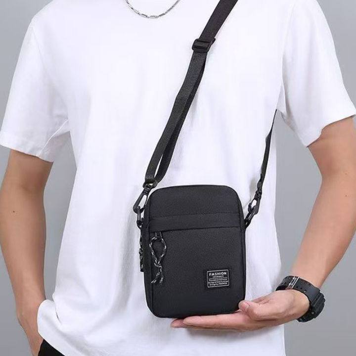 Men's%20bag,%20available%20in%20single%20shoulder%20or%20cross-body%20design,%20suitable%20for%20daily%20use%20during%20school.%20Made%20of%20nylon%20material.%20-%20Image%205