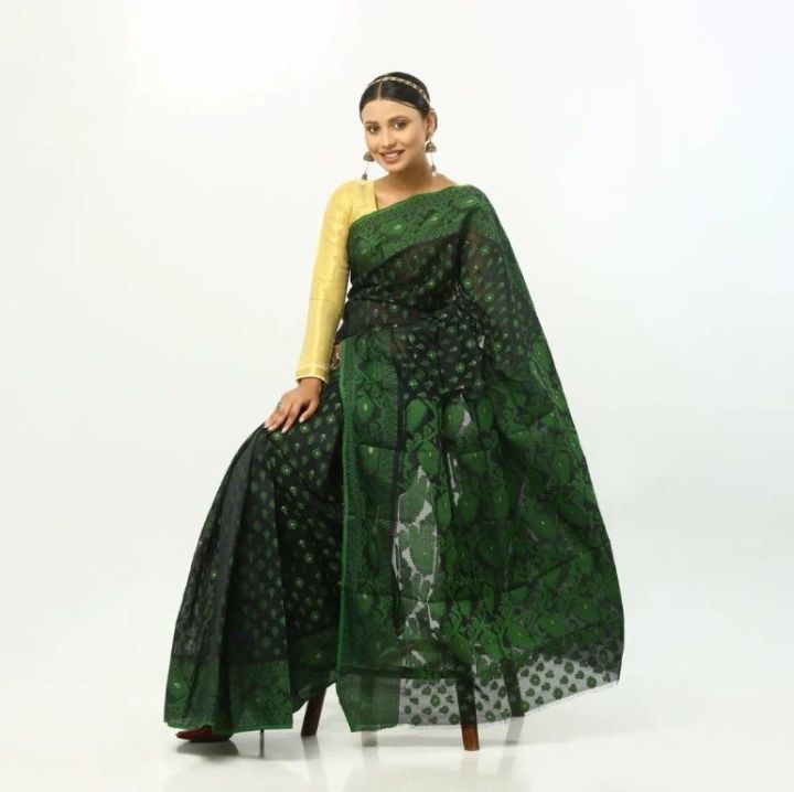 Tangail%20black%20green%20combination%20jamdani%20saree/matching%20jamdani%20saree%20-%20Image%204