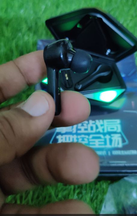 Air%20buds%20T11%20gaming%20wireless%20RBG%20lights%20-%20Image%203