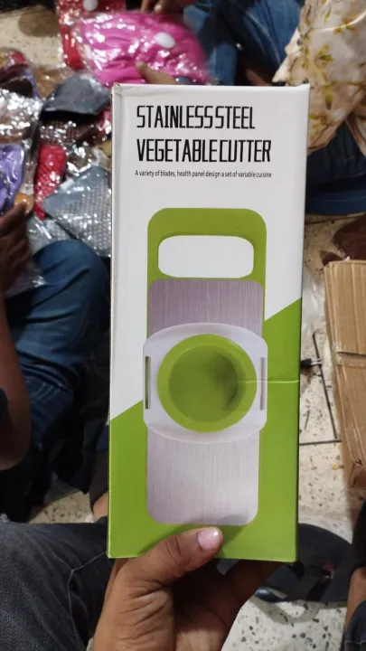 Kitchen%205%20In%201%20Stainless%20Steel%20Safe%20Multifunctional%20Manual%20Vegetable%20Slicer%20Cutter%20Potato%20Shredders%20Garlic%20Carrot%20Grater%20Chopper%20-%20Image%209