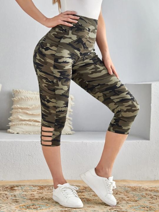 Plus Size Women's Camo Capri Leggings with Side Stripe Cutouts Stylish High Elasticity Knit Sporty  Fashionable Casual Pants