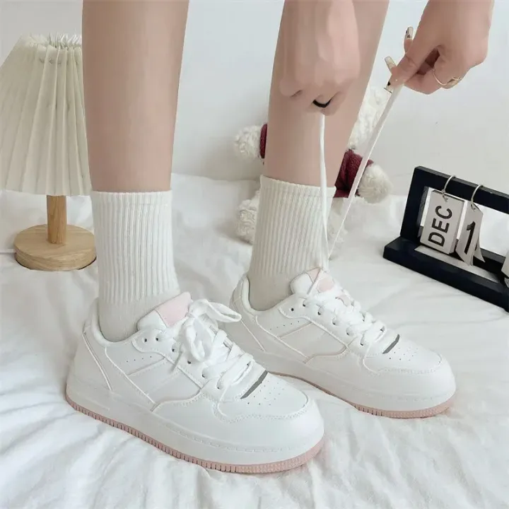 White%20Casual%20Walking%20Sneakers%20for%20Women%20-%20Image%205