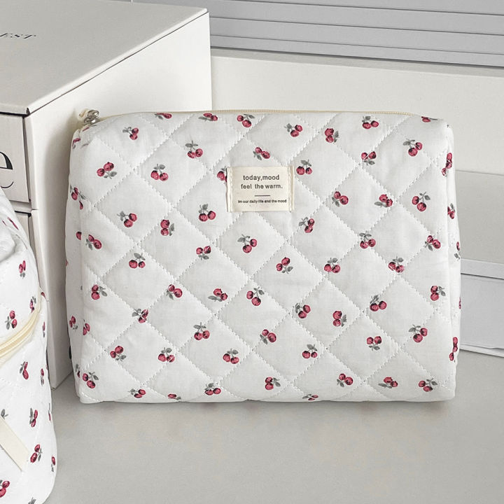 Wholesale%20Cherry%20Tote%20Women%20Makeup%20Bag%20Portable%20Cute%20Ladies%20Cosmetic%20Toiletry%20Storage%20Pouch%20Handbag%20Cotton%20Quilted%20Zipper%20Bag%20-%20Image%207