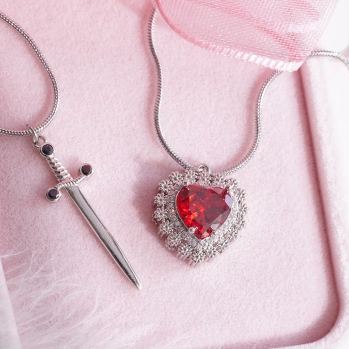 Snow%20White%20and%20The%20Huntsman%20Couple%20Heart%20and%20Sword%20Pendant%20Necklace%20for%20Women%20Romantic%20Wedding%20Valentine's%20Day%20Jewelry%20s%20-%20Image%204