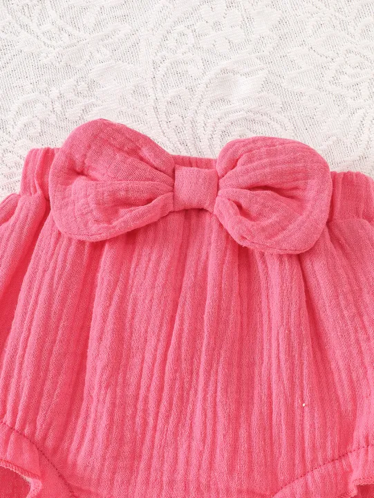 Baby%20Girl%20Bow-Knot%20Suspender%20Top%20with%20Ruffles%20+%20Bow-Knot%20Shorts%20Set,%20Cute%20and%20Breathable%20Two-Piece%20Summer%20Set%20-%20Image%205