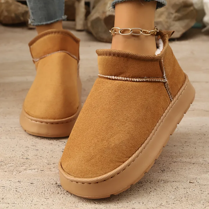 Classic%20one-step%20snow%20boots%20with%20thick%20soles,%20lined%20and%20padded%20for%20warmth,%20versatile%20cotton%20short%20boots%20-%20Image%203