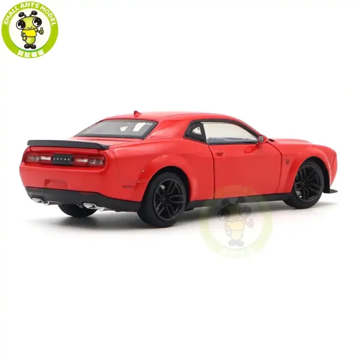 1:32%20Scale%20Dodge%20Challenger%20SRT%20Die%20Cast%20Metal%20Alloy%20Model%20car%20-%20Image%203
