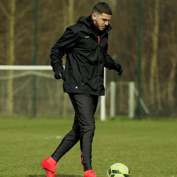 Kipsta%20viralto%20club%20waterproof%20football%20jacket%20-%20Image%205