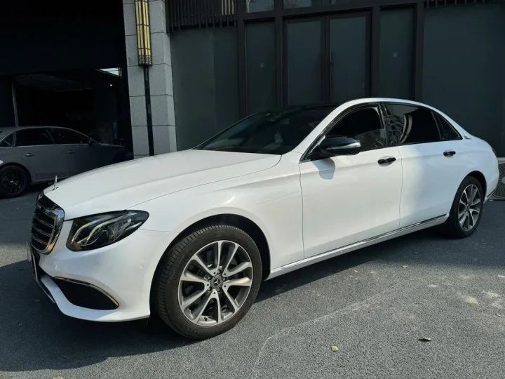 Premium%20Bright%20Sparkle%20Gloss%20Metallic%20Black%20White%20Car%20Vinyl%20Wrap%20Film%20Stickers%20Waterproof%20Vehicle%20Motorcycle%20Bicycle%20Decoration%20-%20Image%206