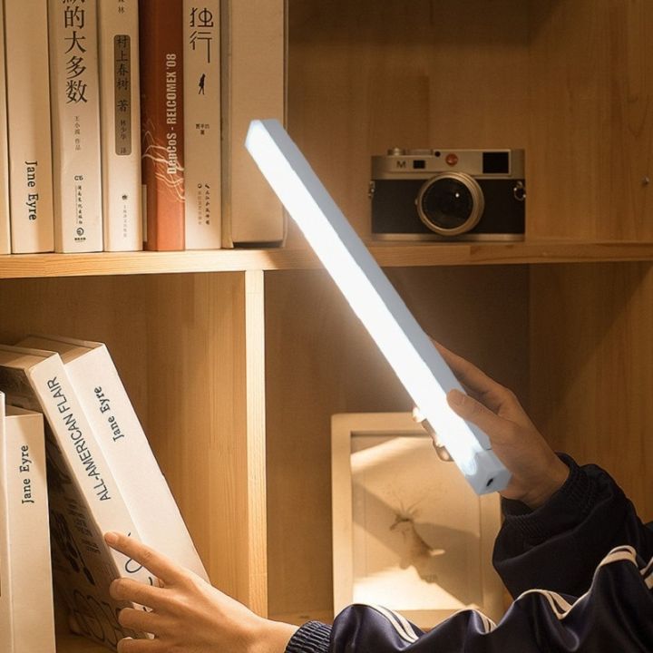 Wireless%20USB%20Rechargeable%20Motion%20Sensor%20LED%20Bar%20Light%20Induction%20Night%20Light%20Portable%20Cordless%20Magnetic%20Cabinet%20Lamp%20for%20Kitchen%20-%20Image%204
