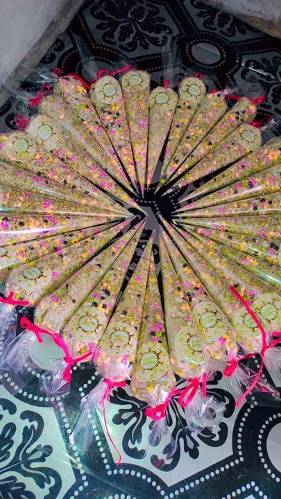 nikah%20bid%20cones%20filled%20with%20dry%20fruits%20-%20Image%205