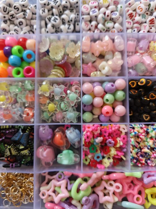 DIY%20Bead%20Bracelet%20Making%20Kit%20%E2%80%93%2027-Grid%20Box%20with%20Colorful%20Beads,%20Alphabet%20Letters,%20Elastic%20String,%20Charms%20&%20Scissors%20%7C%20Jewelry%20Craft%20Set%20for%20Kids%20&%20Adults%20-%20Image%204