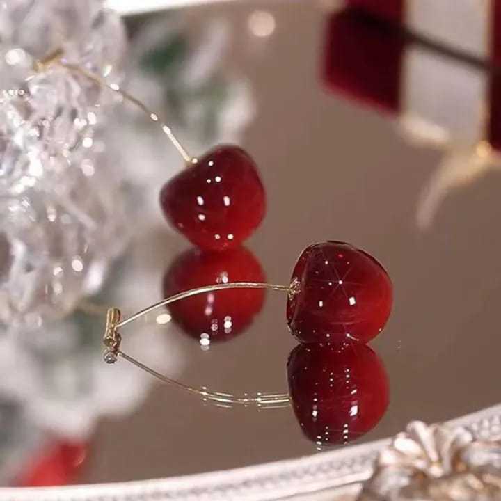 Antic%20Earring%20Cherry%20Shap%20Drop%20Earring%20-%20Image%204