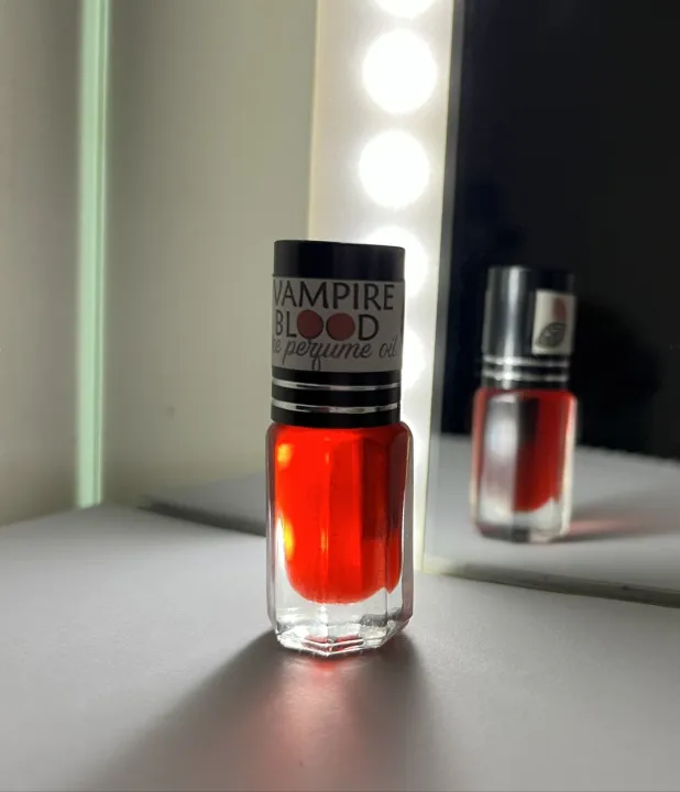 Vampire%20Blood%2024%20hours%20long%20lasting%20%20premium%20perfume%20oil%20with%20different%20quantities%20(3ml,3.5ml,6ml,8ml,10ml,15ml)%20sweet%20refreshing%20roll%20on(%20selectable)%20-%20Image%207