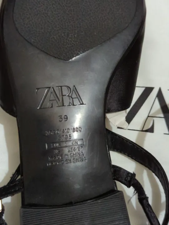 Zara%20Black%20Slingback%20Heels%20size%2039(%20Japan%20Lot%20condition)%20-%20Image%204