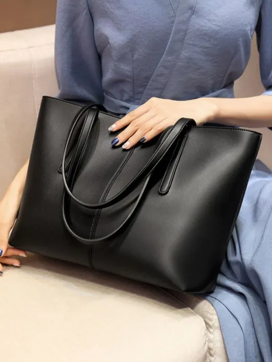 Stylish%20Premium%20Leather%20Tote%20Bag%20%E2%80%93%20Office%20&%20Travel%20Use%20-%20Image%202