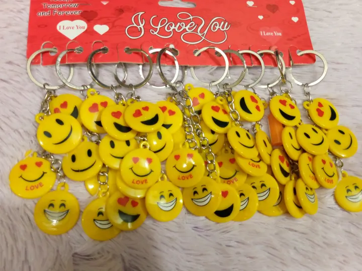 Wonderful%20Key%20Ring%20with%20Cute%20Emoji%20Design%20Pack%20of%202%20-%20Image%206